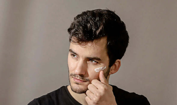 REIN & ARTIG 4 Hautpflege Tipps für Männerhaut Gesichtsreiniger & Gesichtscreme Skincare Mann Anti-Aging Bio Vegan natürlich reinartig für Männer Gesichtsreinigung empfindliche Haut trockene fettige Mischhaut